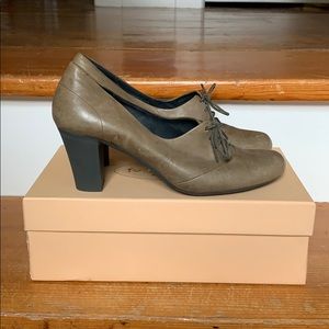 Camper Lace up Vintage style heel